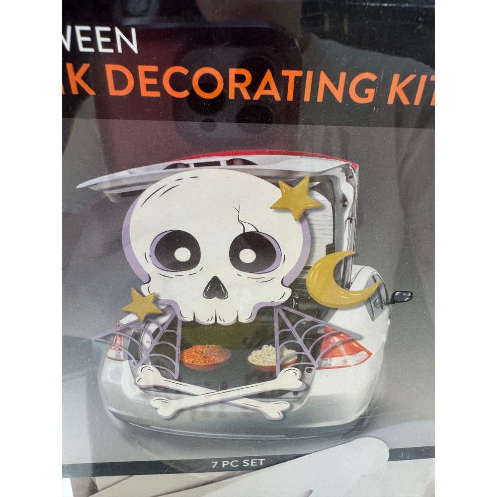 Craft Smith Halloween Trunk Decorating Kit 7 Piece Skull Trunk or Treat Set